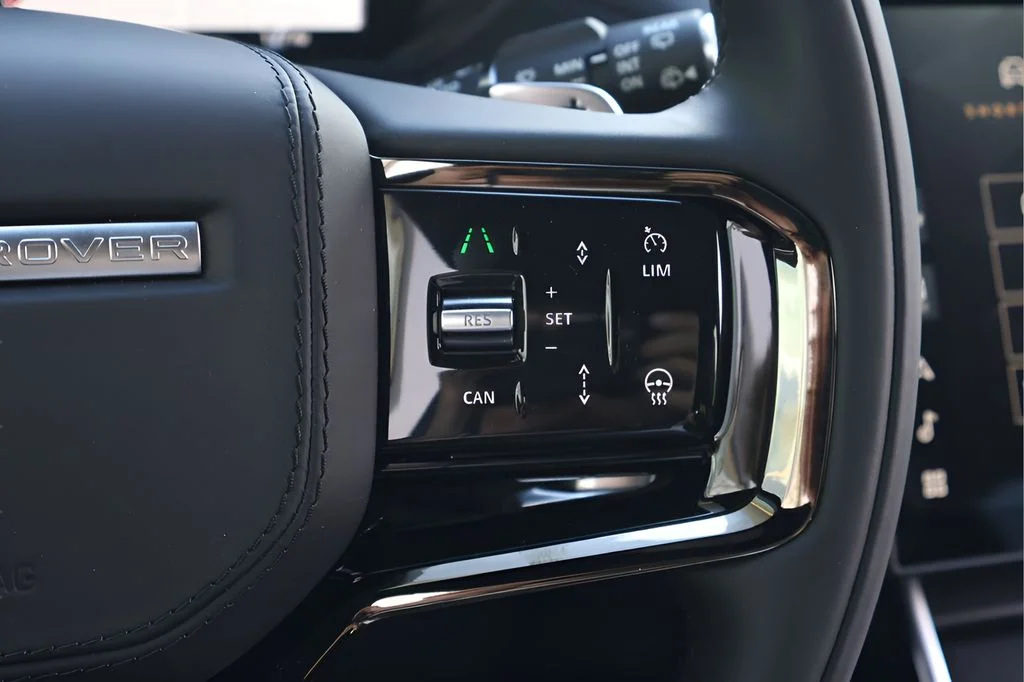 New 2026 Fuji White Land Rover Dynamic SE image 22