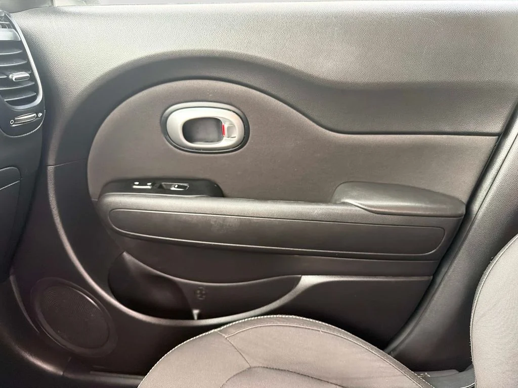 Used 2019 Alien II Kia Base image 23