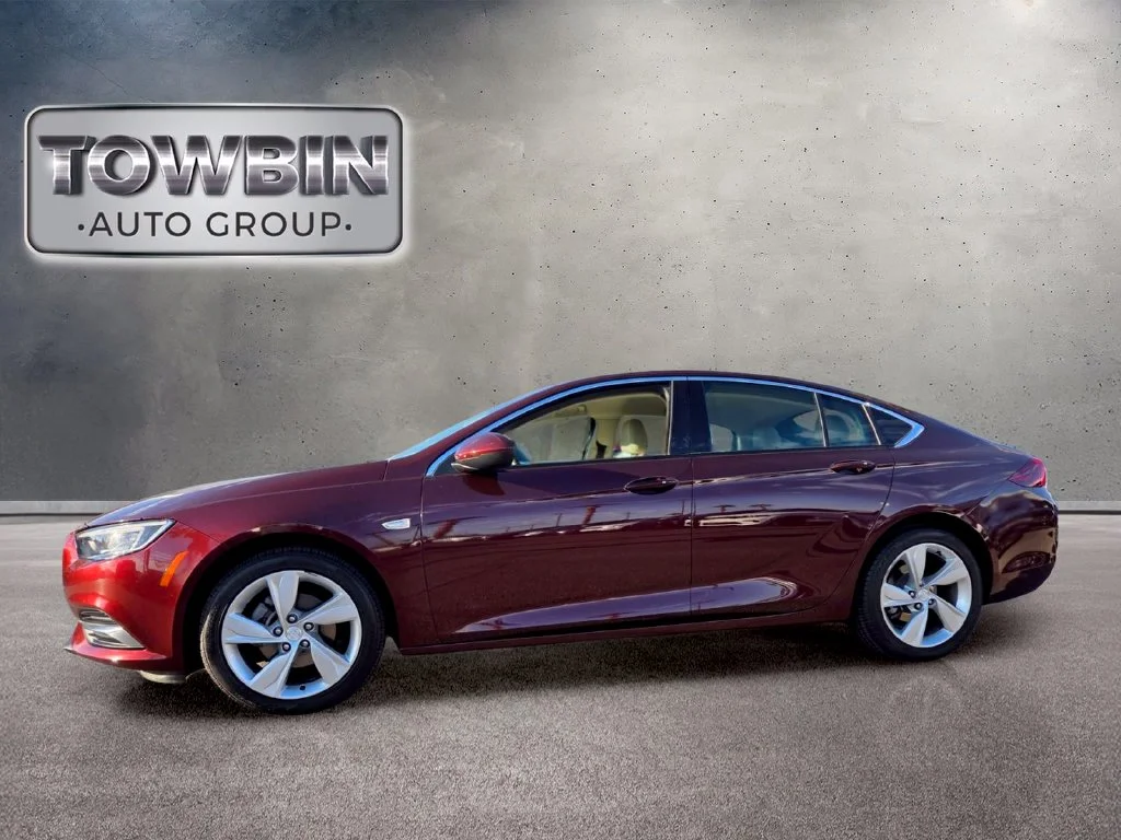Used 2018 Red Buick Preferred image 7