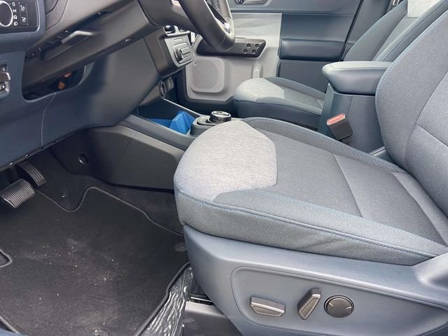 New 2026 Oxford White Ford XLT image 11