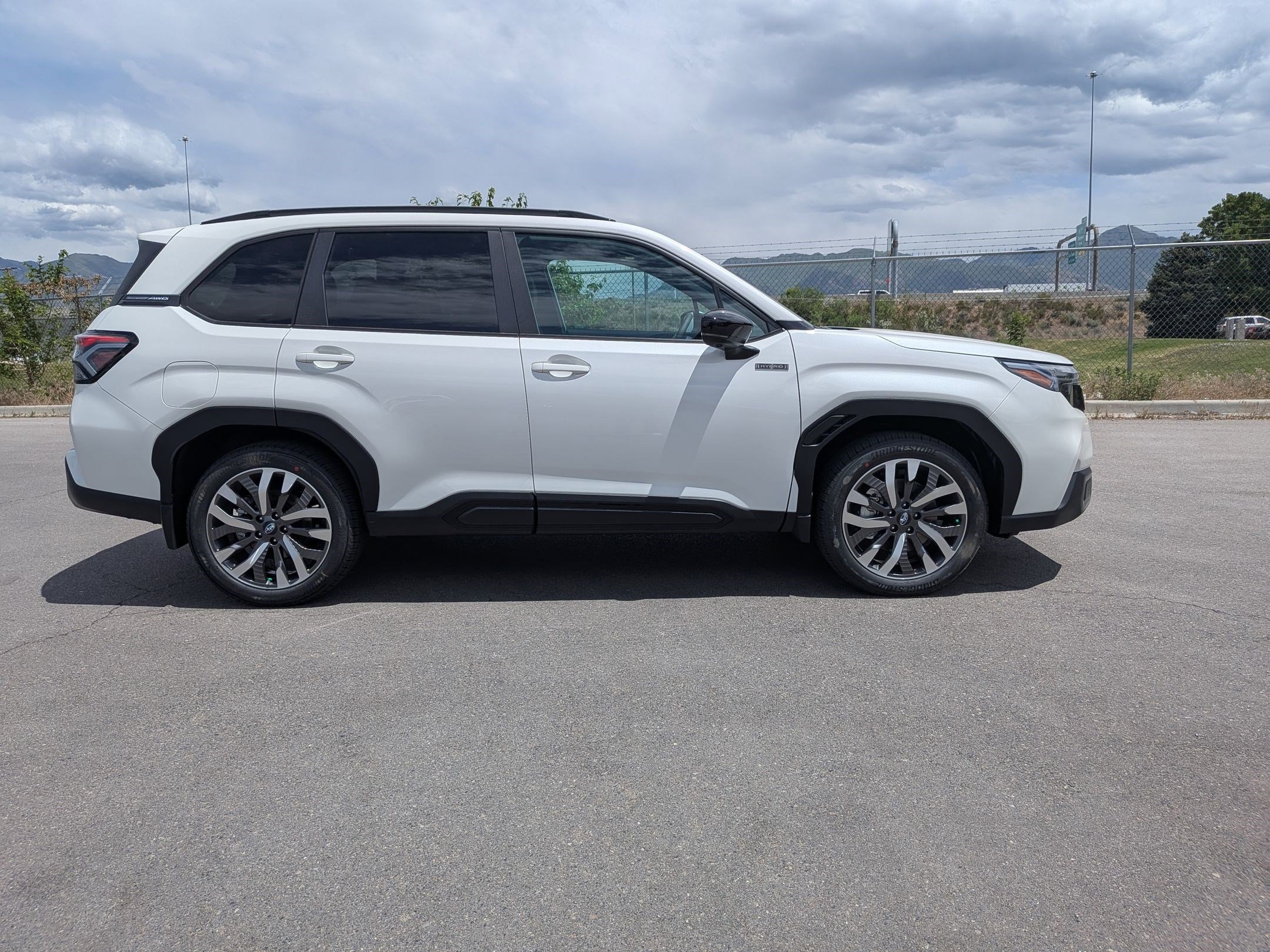 New 2026 CRYSTAL WHITE PEARL Subaru Touring Hybrid image 2