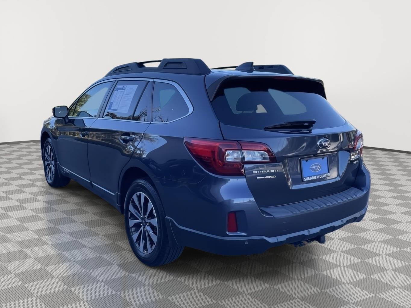 Used 2017 Carbide Gray Metallic Subaru Limited image 9
