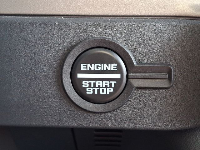 Used 2025 Green Metallic Ford Outer Banks image 22