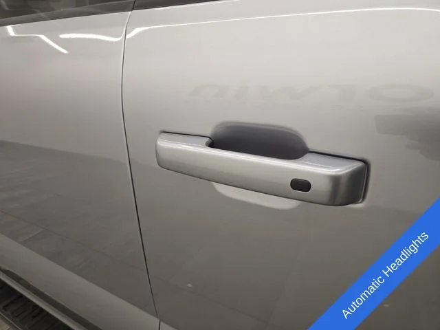 New 2026 Iconic Silver Metallic Ford XLT image 8