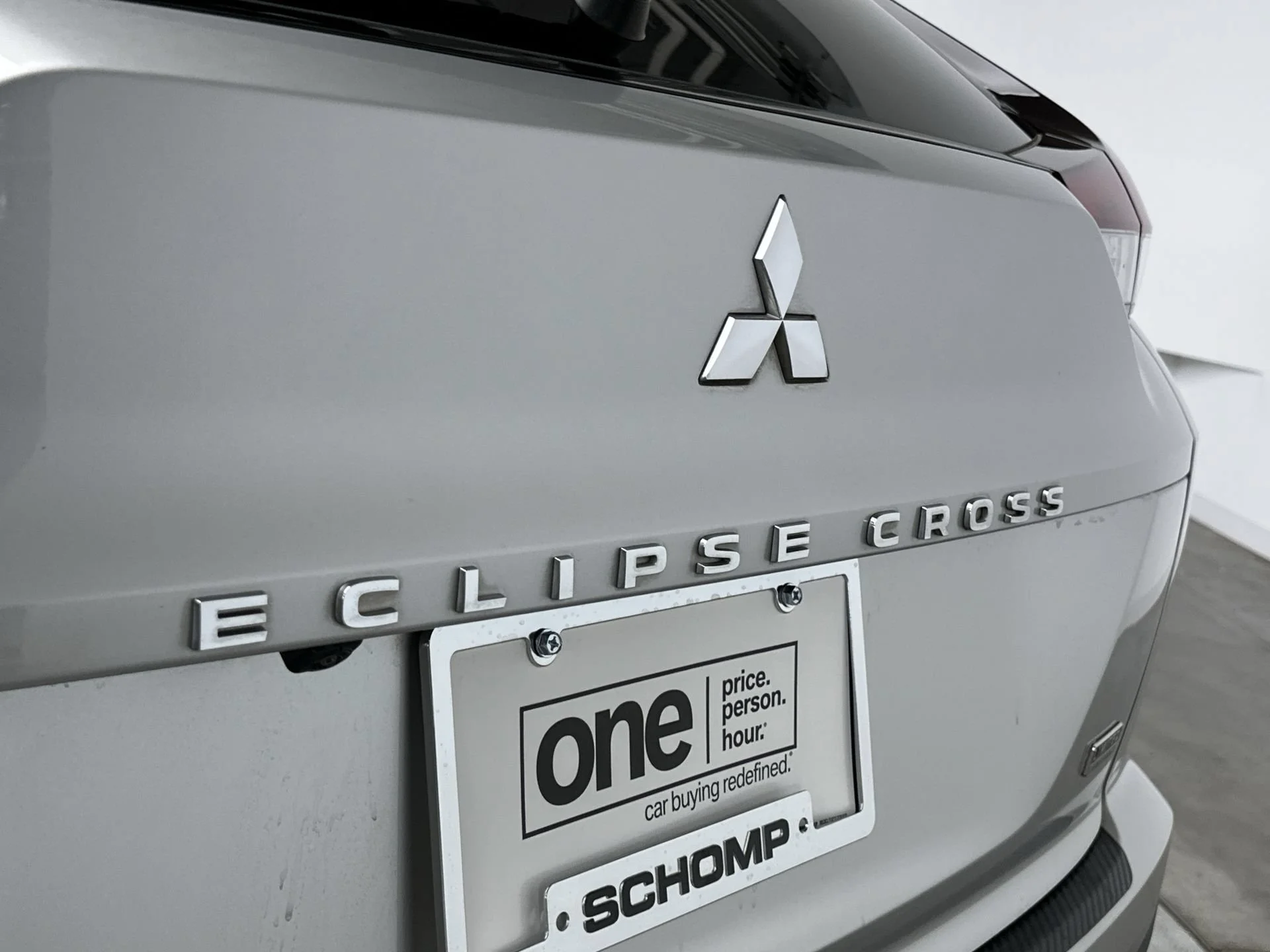 Used 2022 White Diamond Mitsubishi LE image 23
