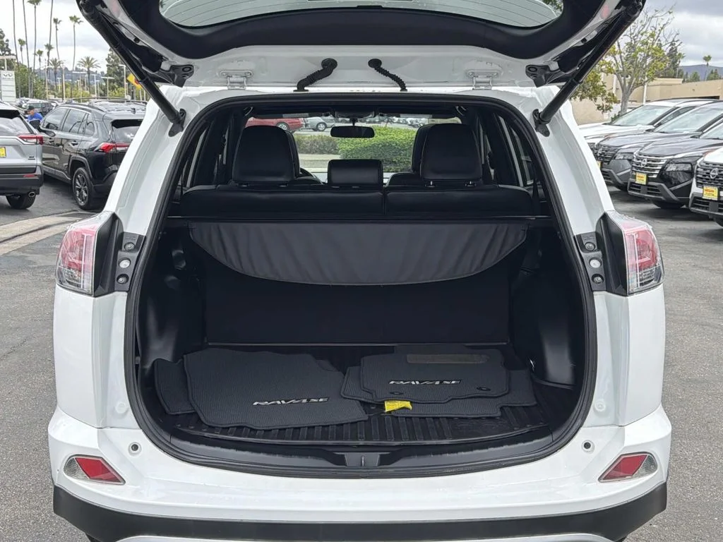 Used 2016 SUPER WHITE Toyota SE image 25