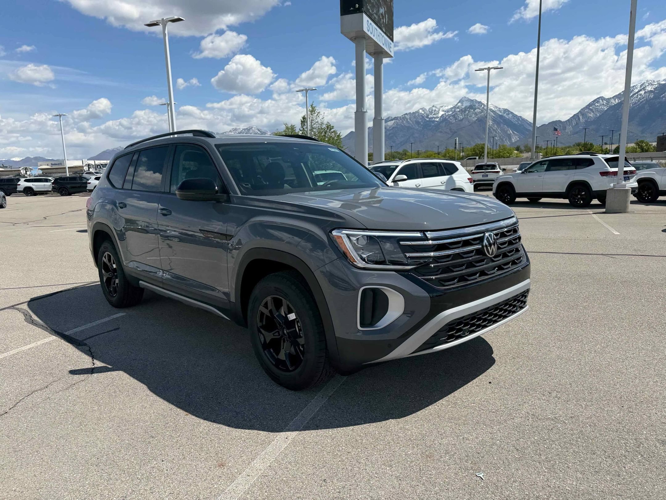 New 2026 Gray Volkswagen 2.0T Peak Edition image 10
