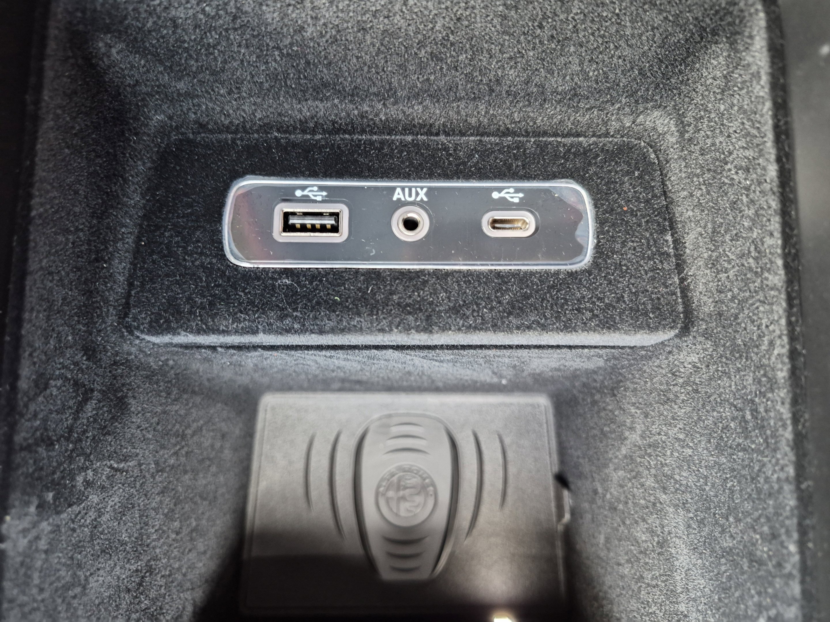 New 2026 Moonlight Gray Metallic Alfa Romeo  image 25
