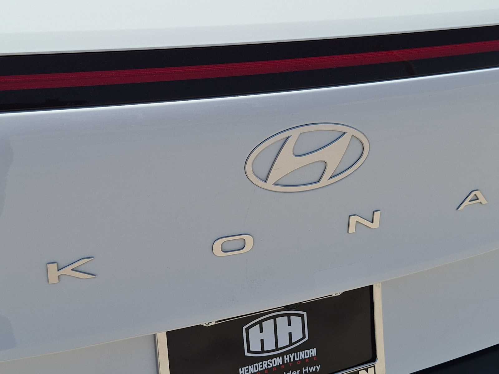 Certified Used 2024 Atlas White Hyundai SEL image 12