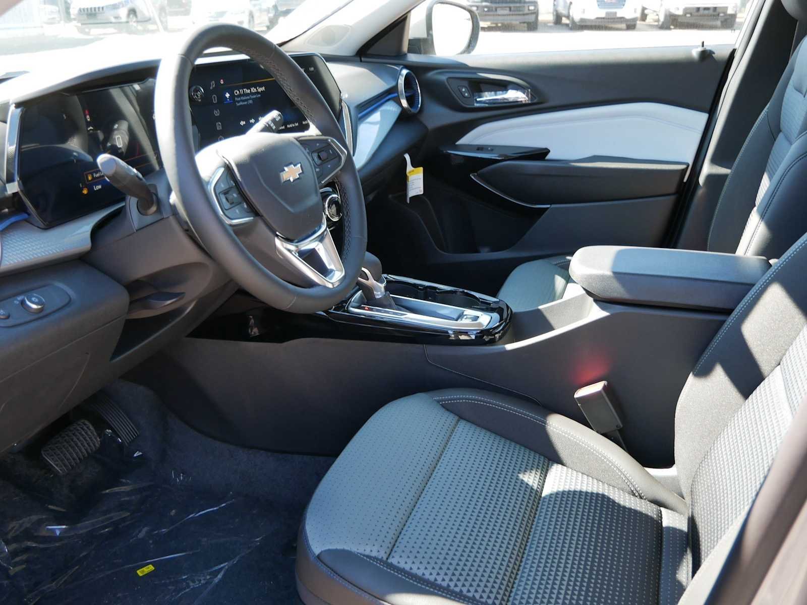 2026 Chevrolet Trax LT - Photo 11