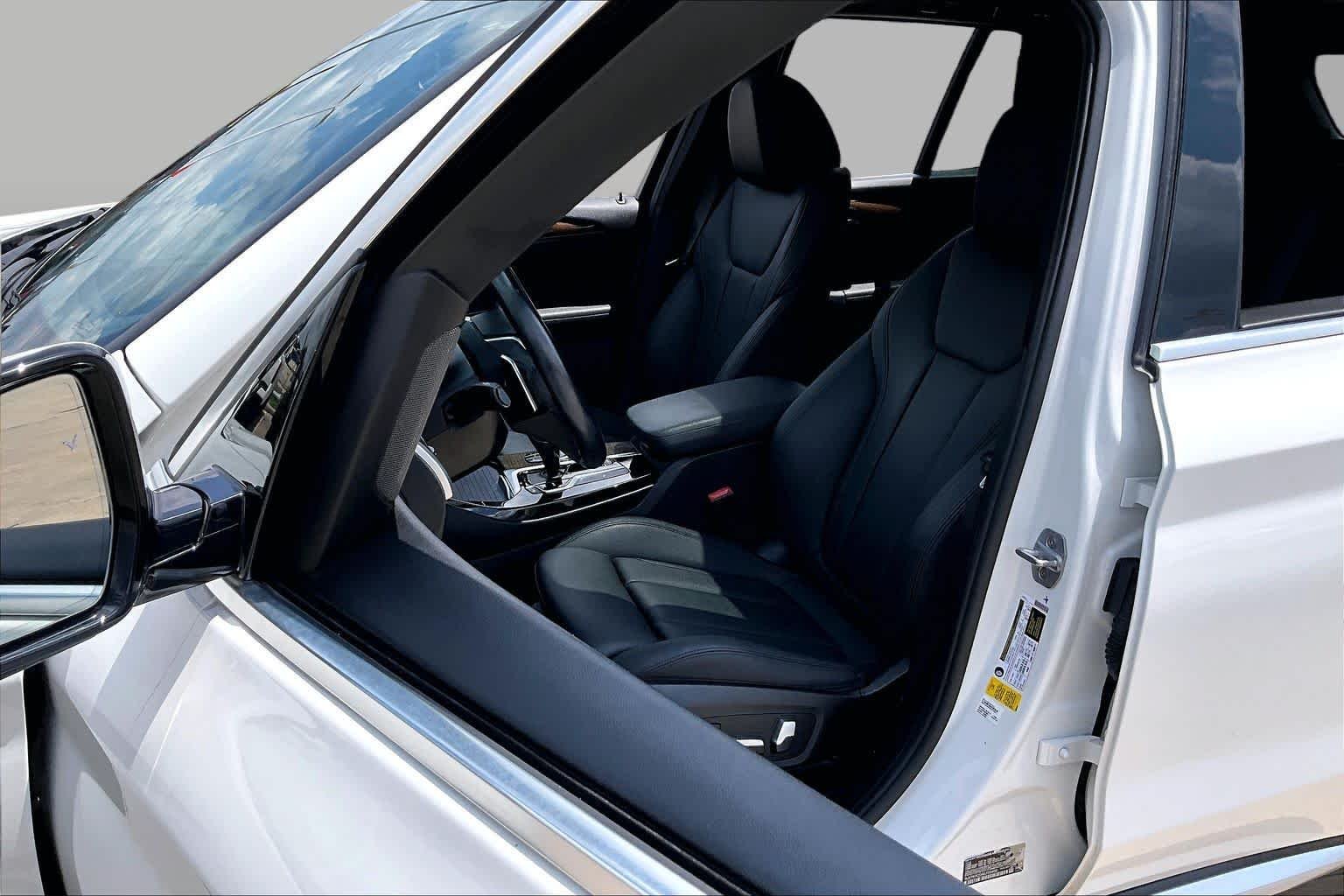 Used 2019 Alpine White BMW sDrive30i image 10