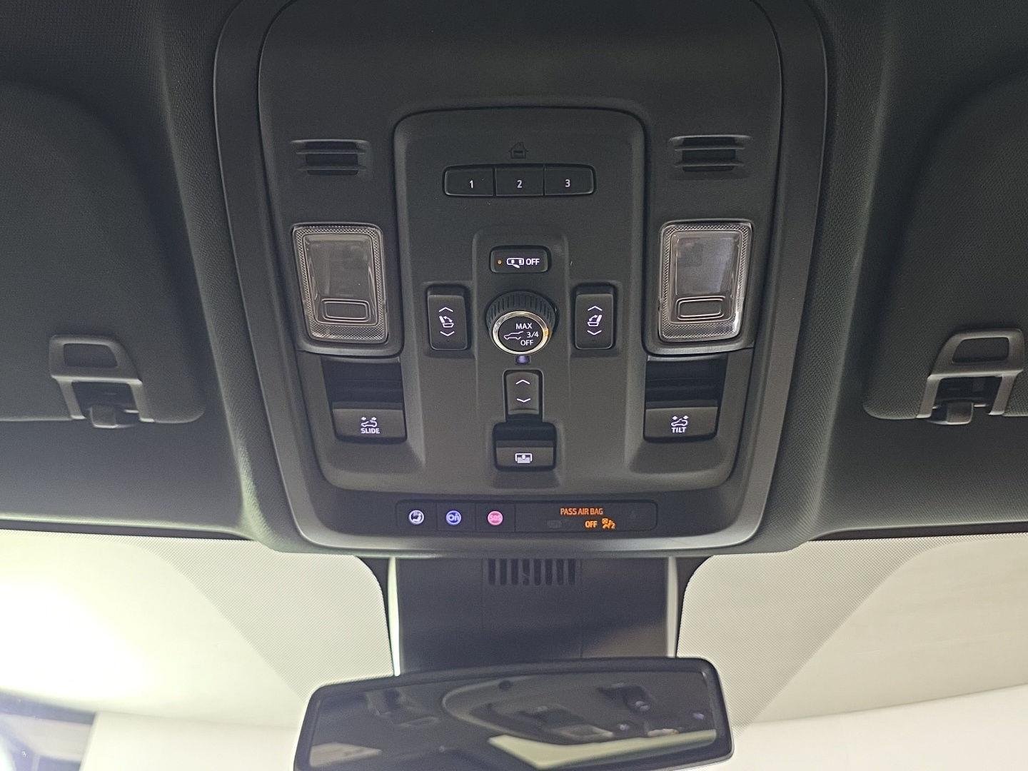 Used 2024 Iridescent Pearl Tricoat Chevrolet Premier image 19