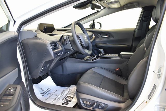2026 Toyota Prius XLE - Photo 10