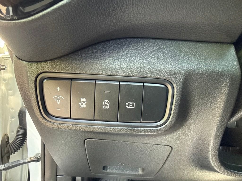 Used 2023 Snow White Pearl Kia EX image 18