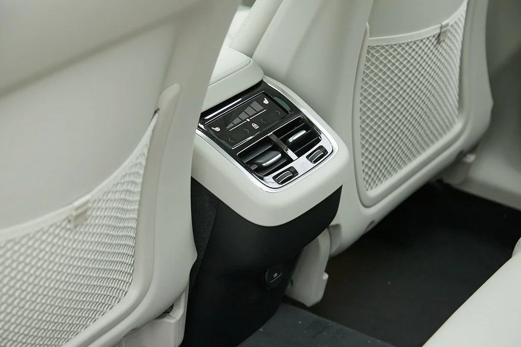 New 2026 Crystal White Volvo Ultra image 20
