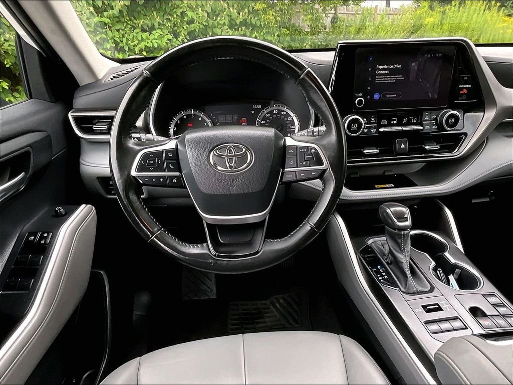 Used 2023 Beige Toyota XLE image 18