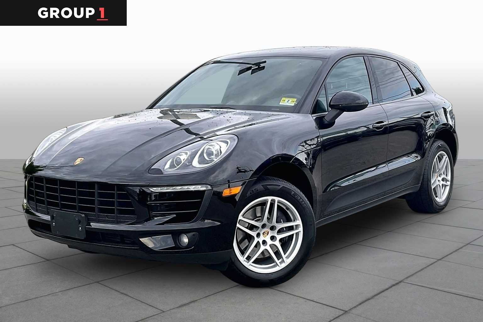 2017 Porsche Macan -'s photo
