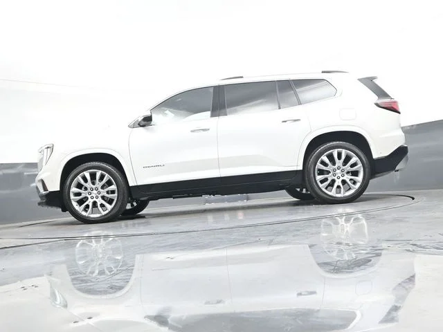 Used 2025 White GMC Denali image 35