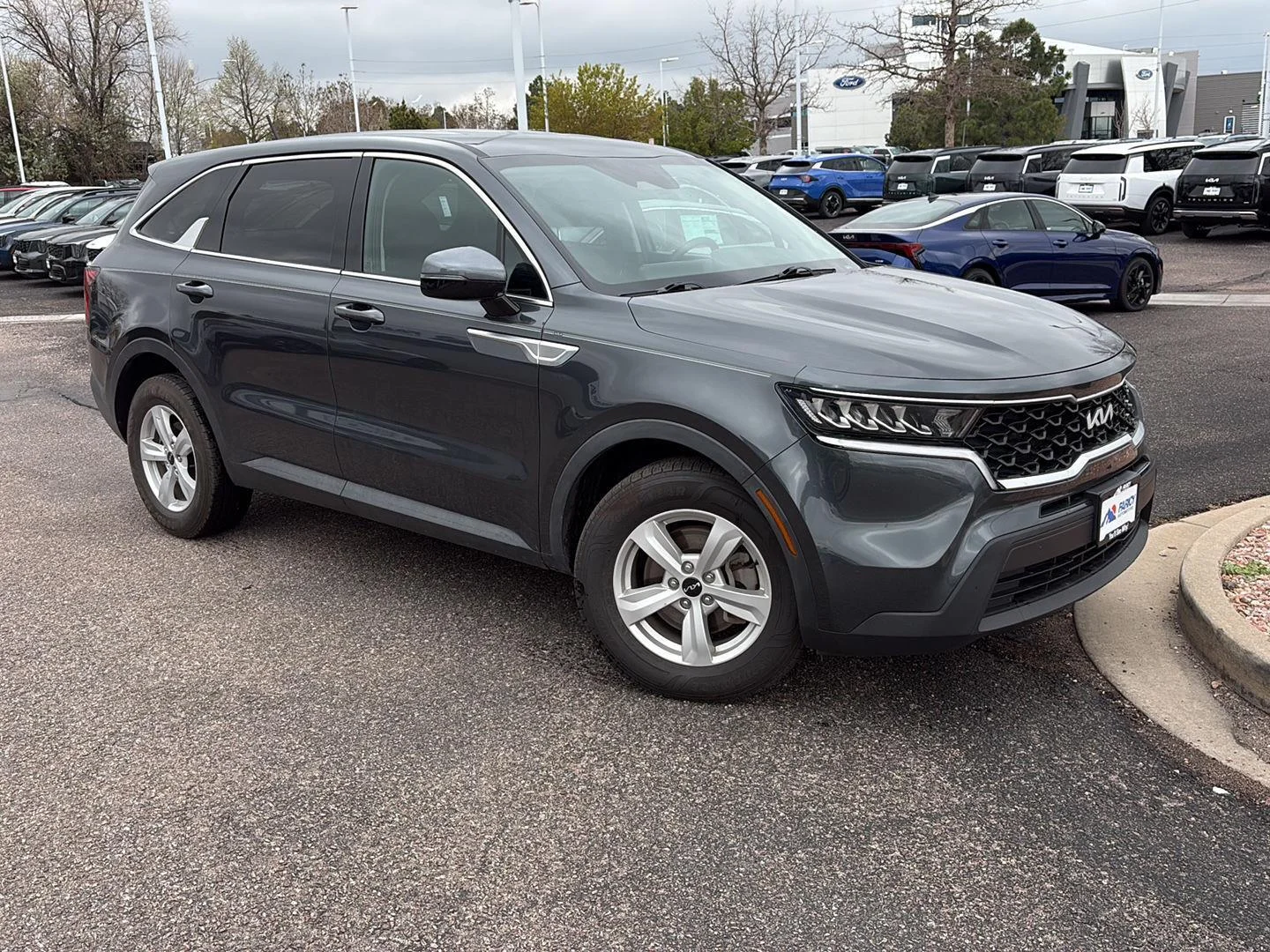 Used 2022 Gravity Gray Kia LX image 4