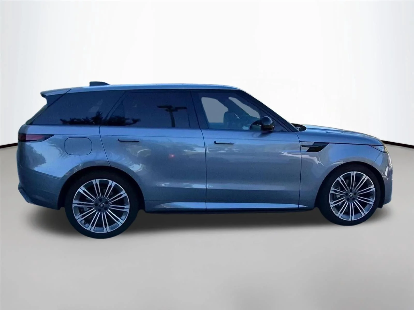 Used 2025 Eiger Grey Metallic Land Rover Dynamic SE image 6