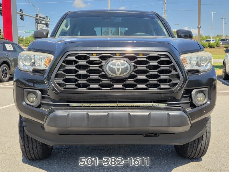 Used 2018 Midnight Black Metallic TOYOTA SR5 DOUBLE CAB 6