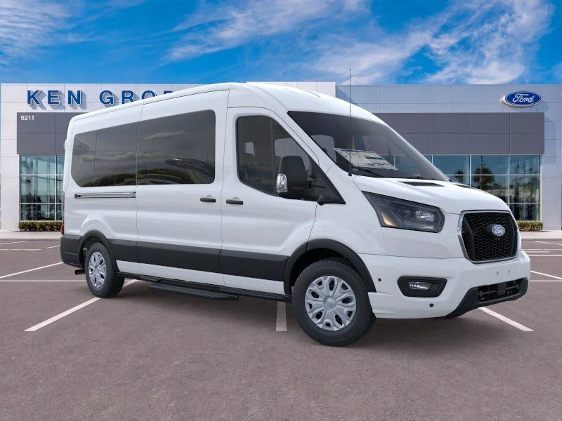 New 2026 Oxford White Ford XLT image 1