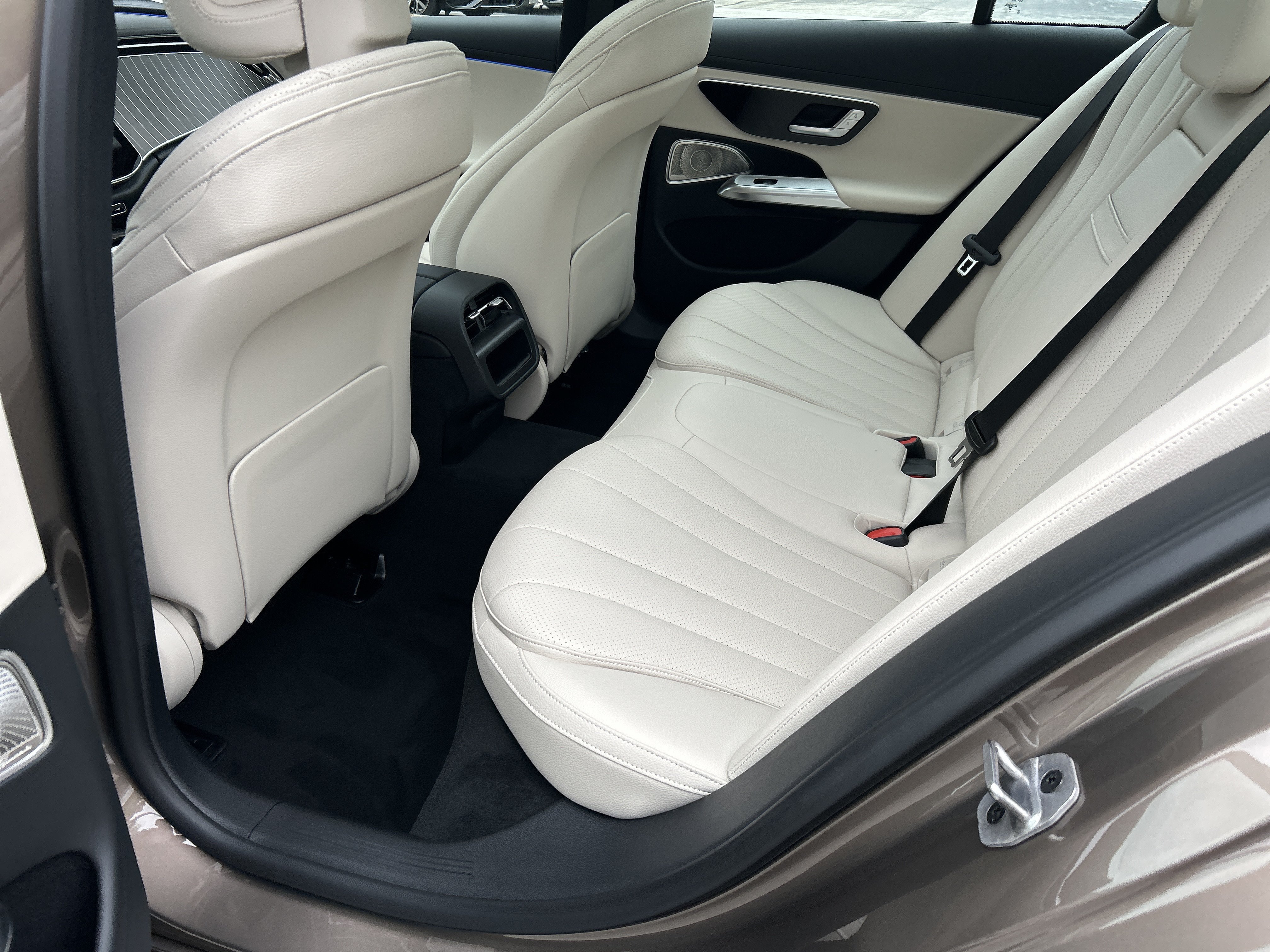 New 2026 Sonoran Brown Metallic Mercedes-Benz E 350 Sedan image 36
