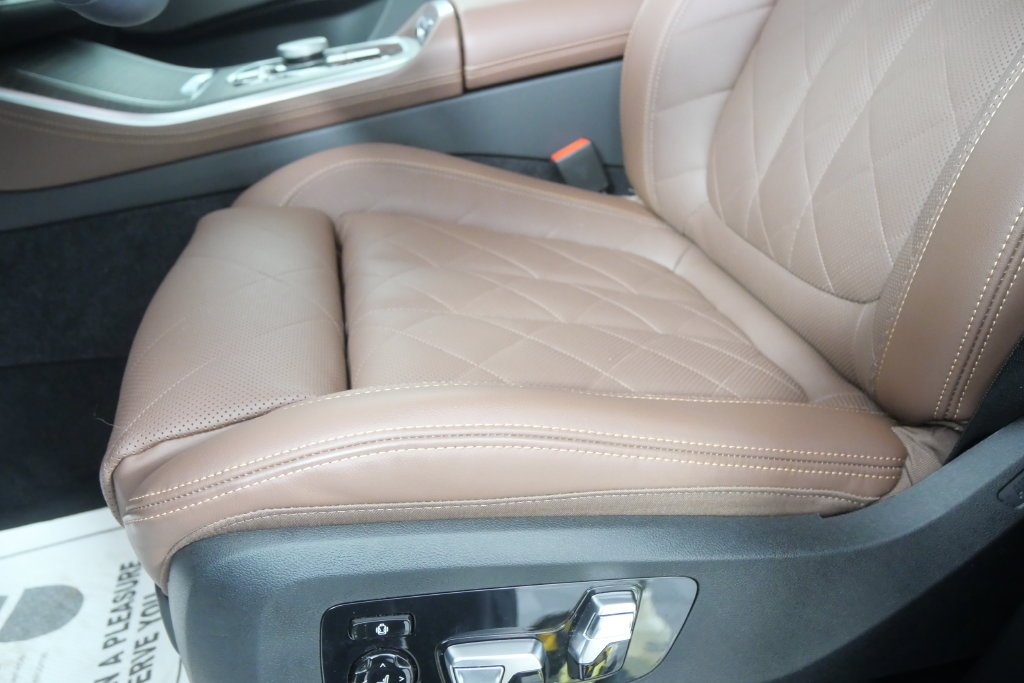 Certified Used 2026 Green Metallic BMW M60i image 11