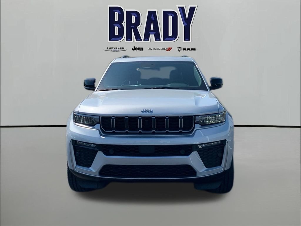 New 2026 Silver Zynith Exterior Paint Jeep Limited image 2