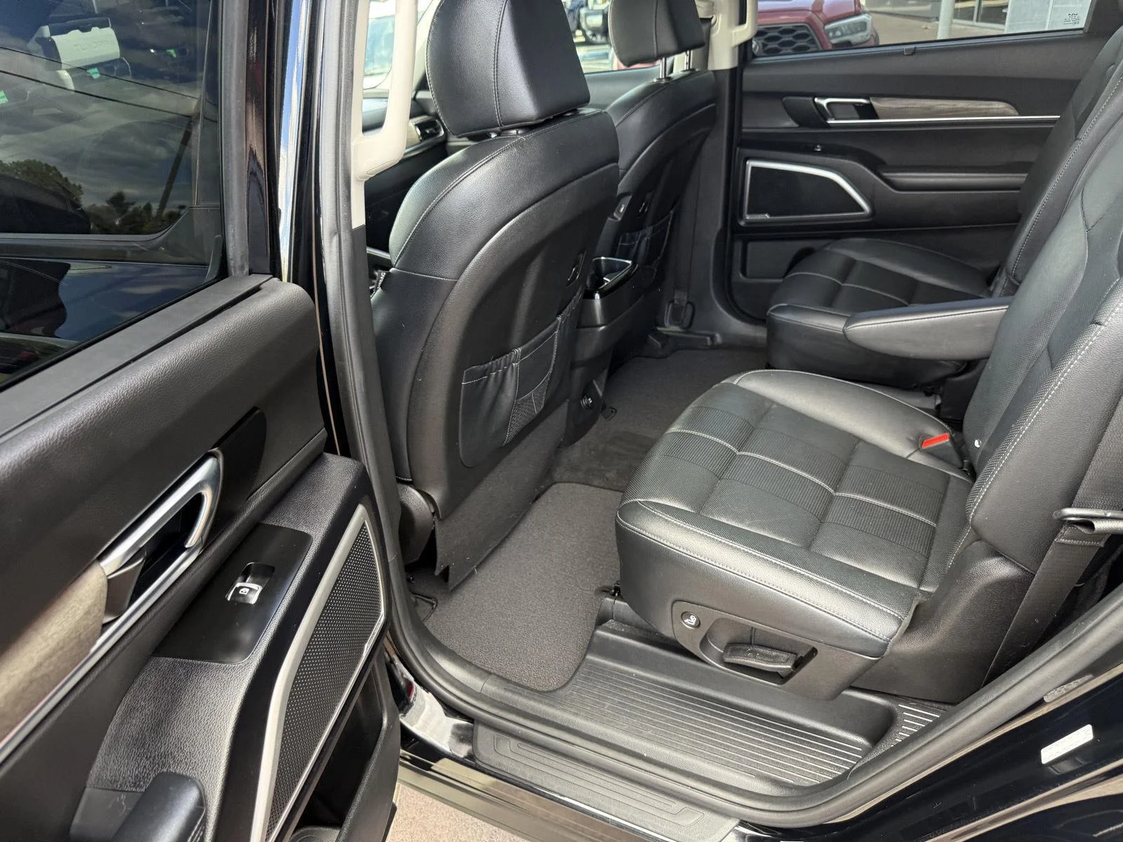Used 2022 Ebony Black Kia EX image 14