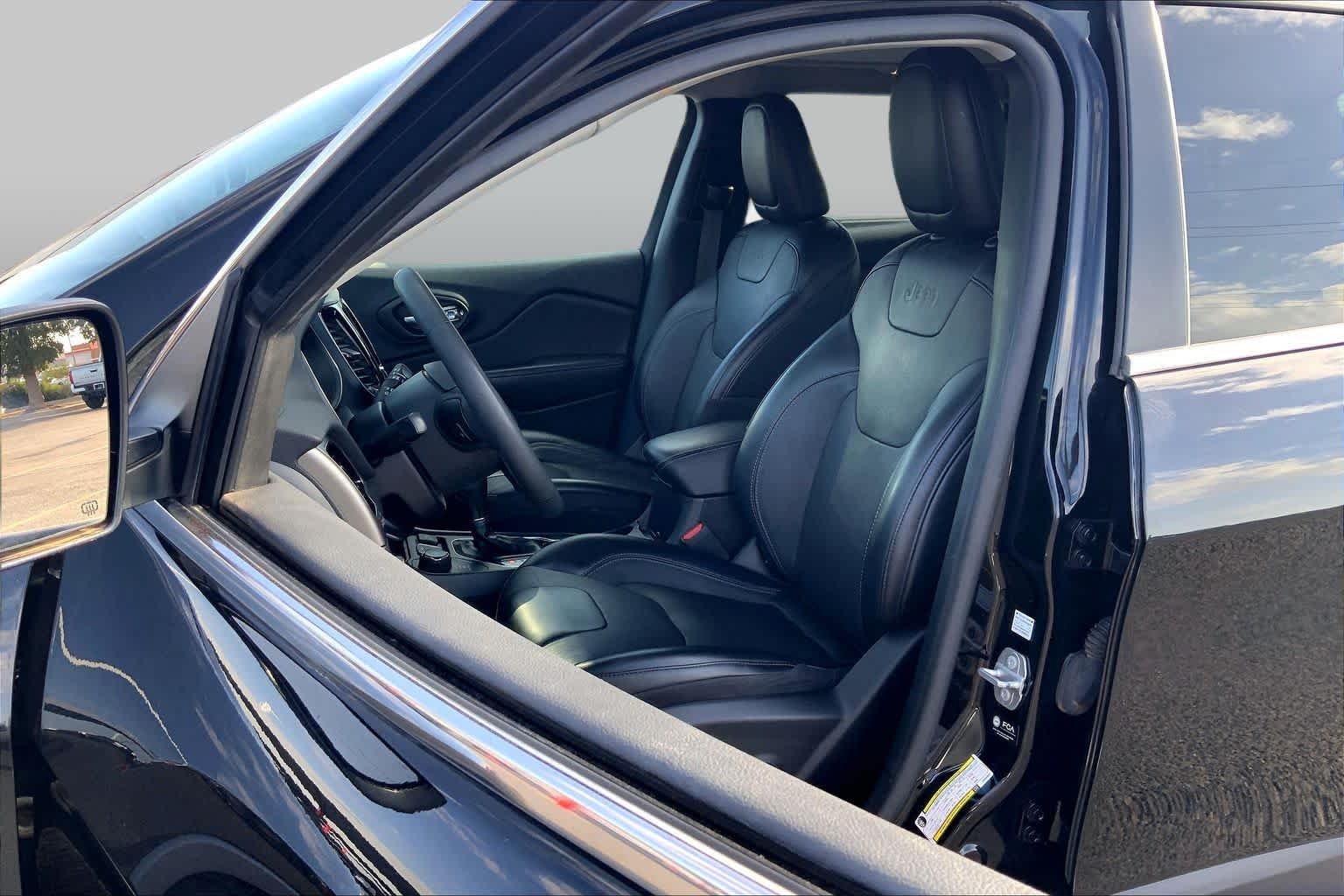 Pre-Owned 2022 Jeep Cherokee Limited