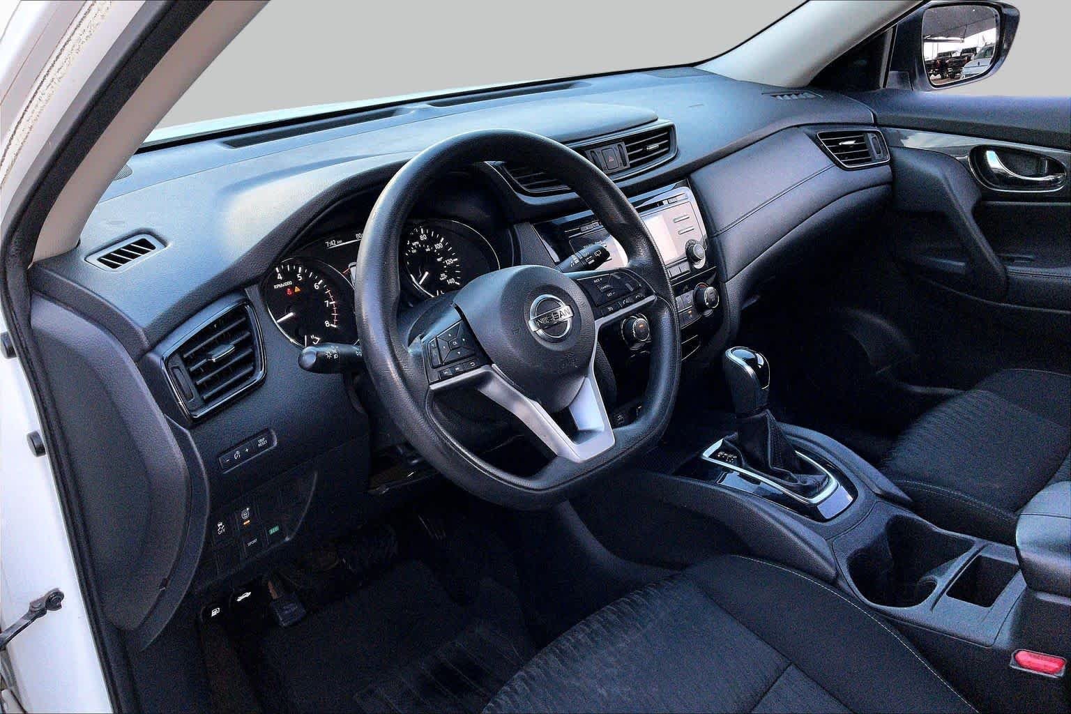 Used 2017 Glacier White Nissan S image 15