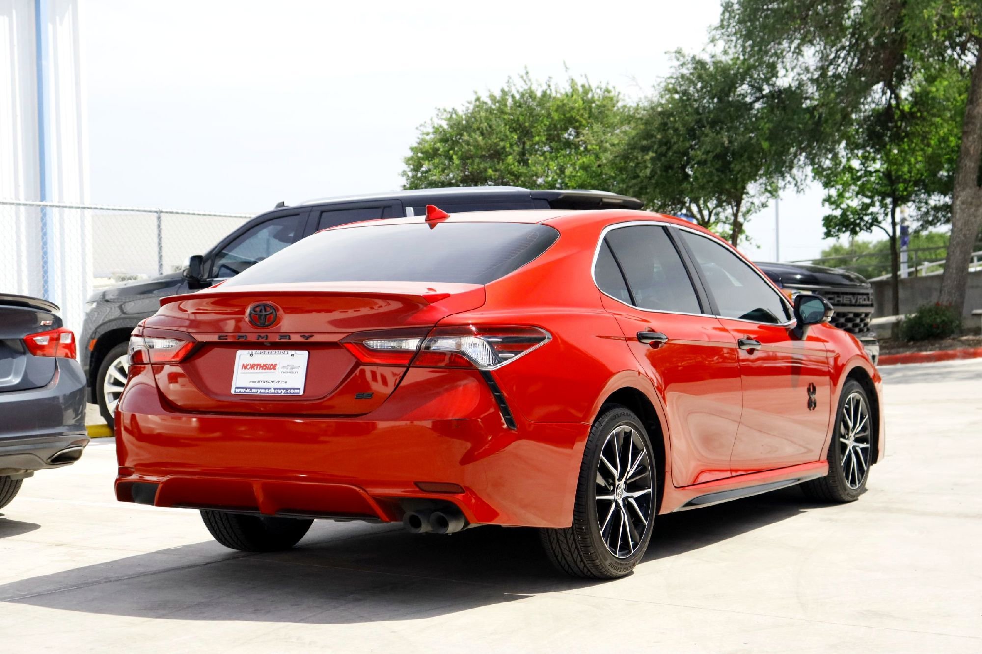 2022 Toyota Camry SE - Photo 6
