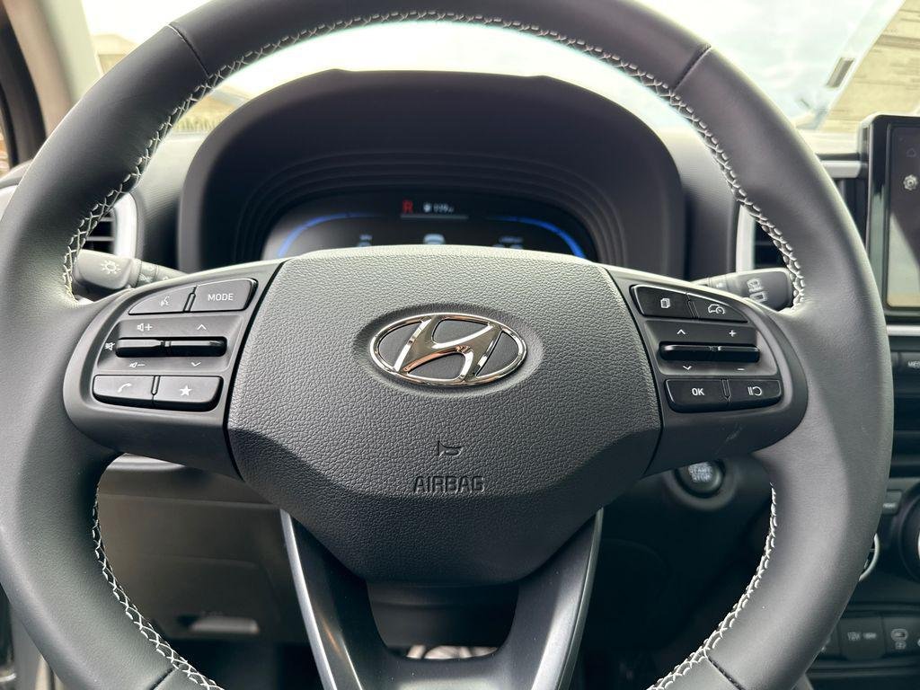 2025 Hyundai Venue Limited - Photo 24