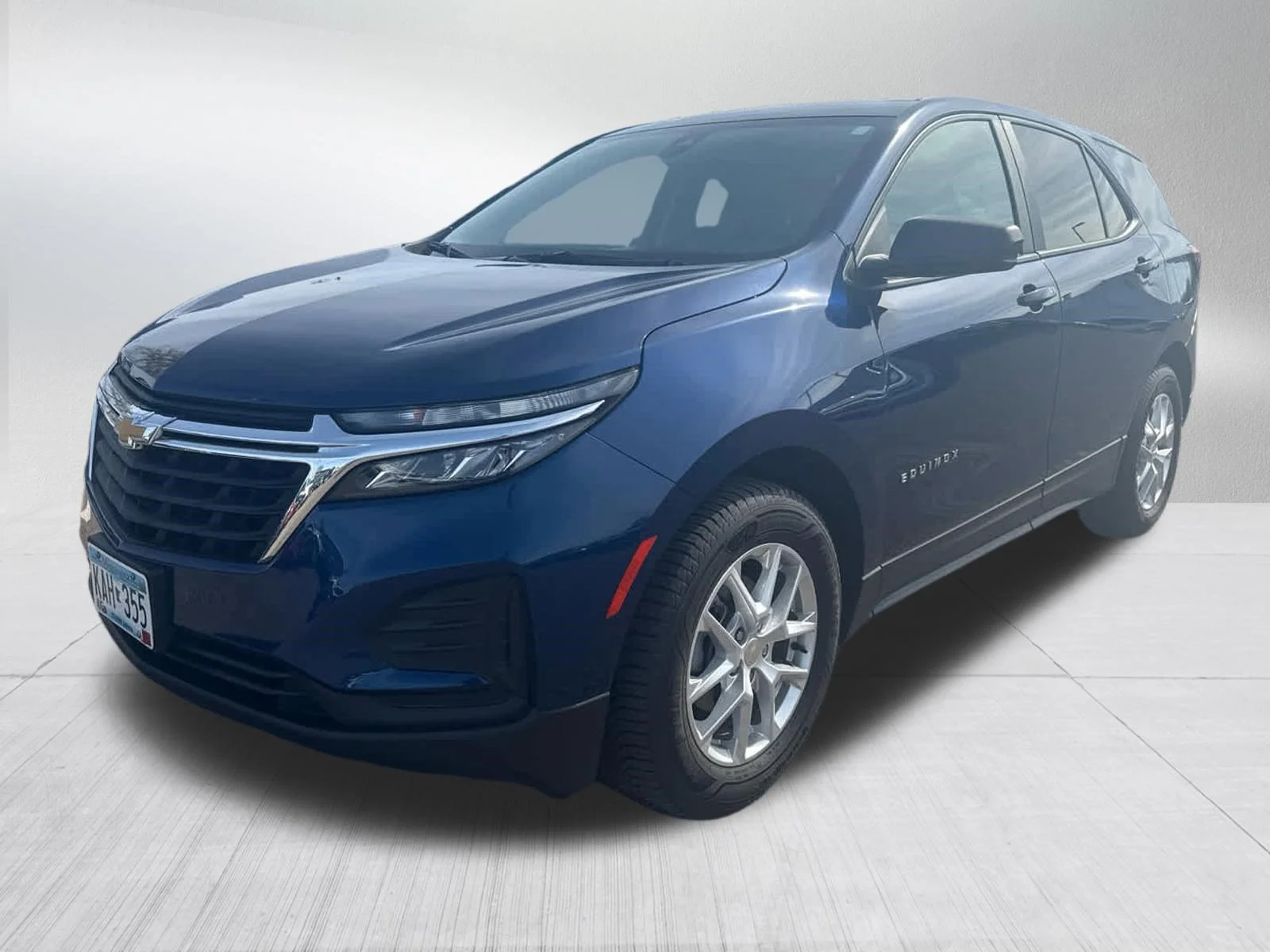 Used 2022 Chevrolet Equinox LS with VIN 3GNAXSEV4NS217820 for sale in Brooklyn Center, MN