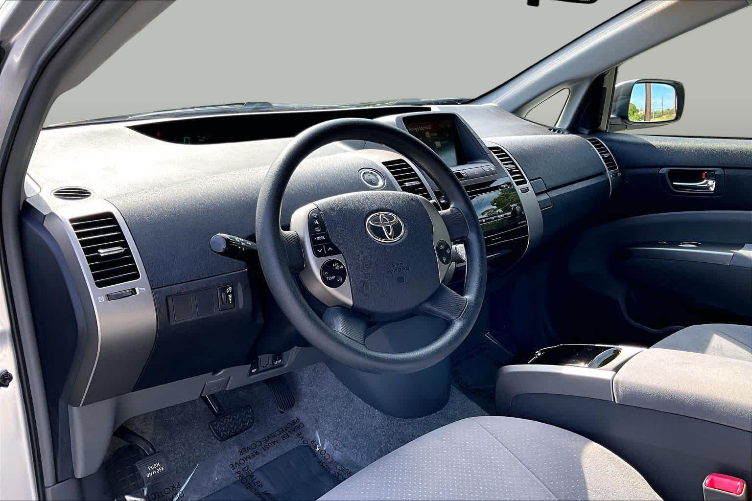 Used 2008 Classic Silver Metallic Toyota  image 17