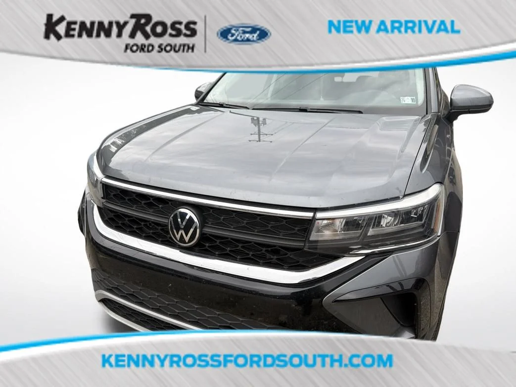 Used 2022 Gray Volkswagen 1.5T SE image 1