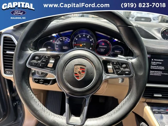Used 2019  Porsche Base image 25