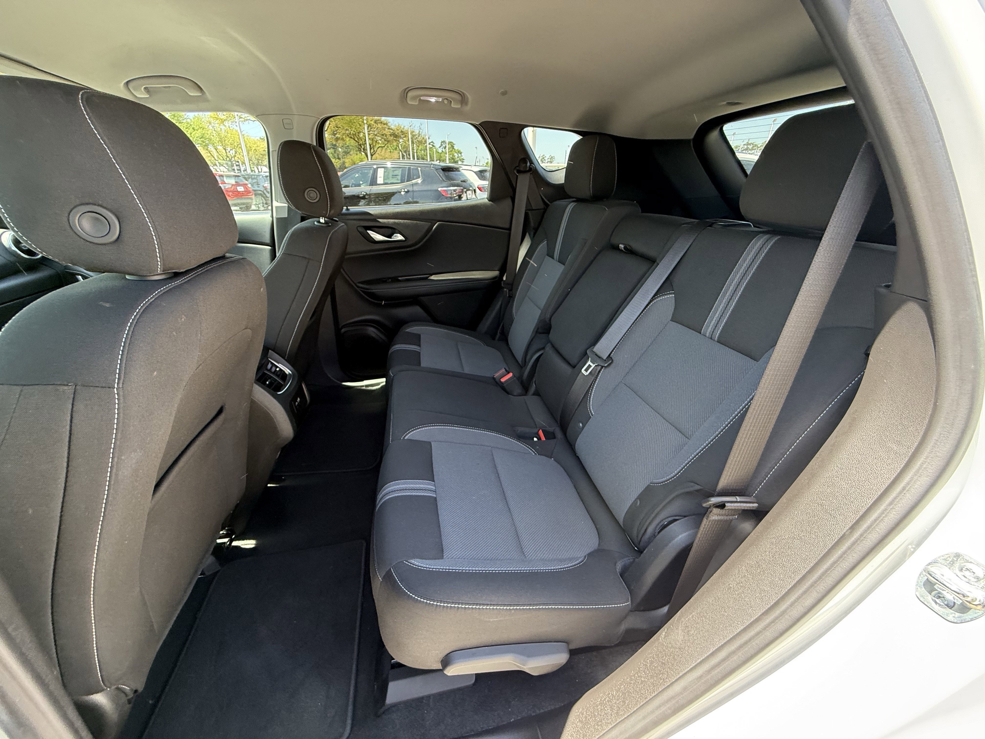 Used 2025 Summit White Chevrolet LT image 29