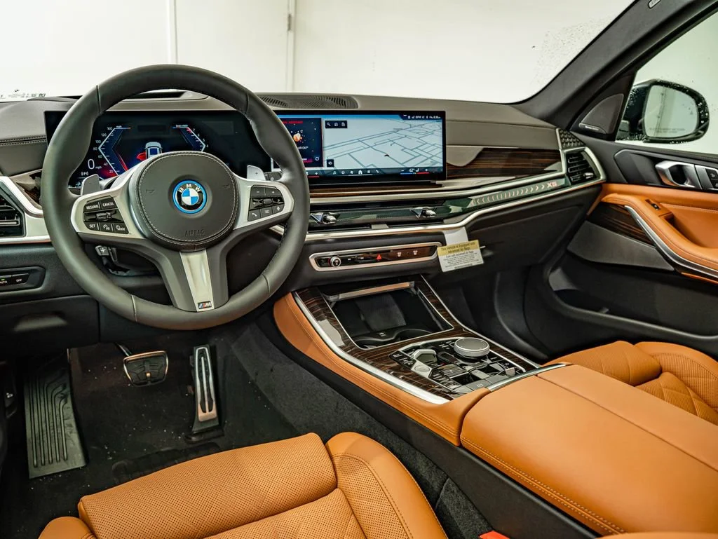 New 2026 White Metallic BMW xDrive50e image 29