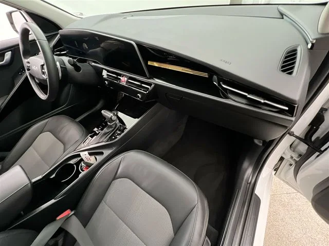 2023 Kia Niro EX Touring - Photo 13