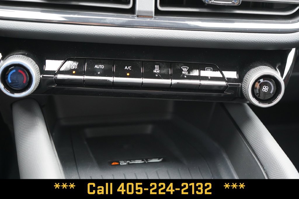 2025 Chevrolet Equinox EV RS - Photo 38