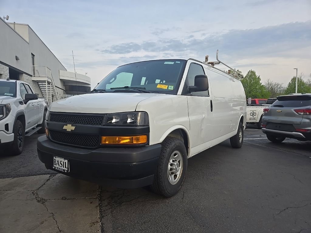 2019 Chevrolet Express 3500 Extended Work Van's photo