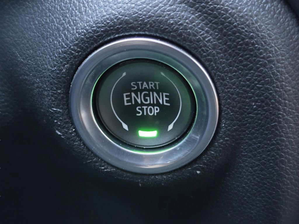 Used 2021 Summit White GMC AT4 image 12