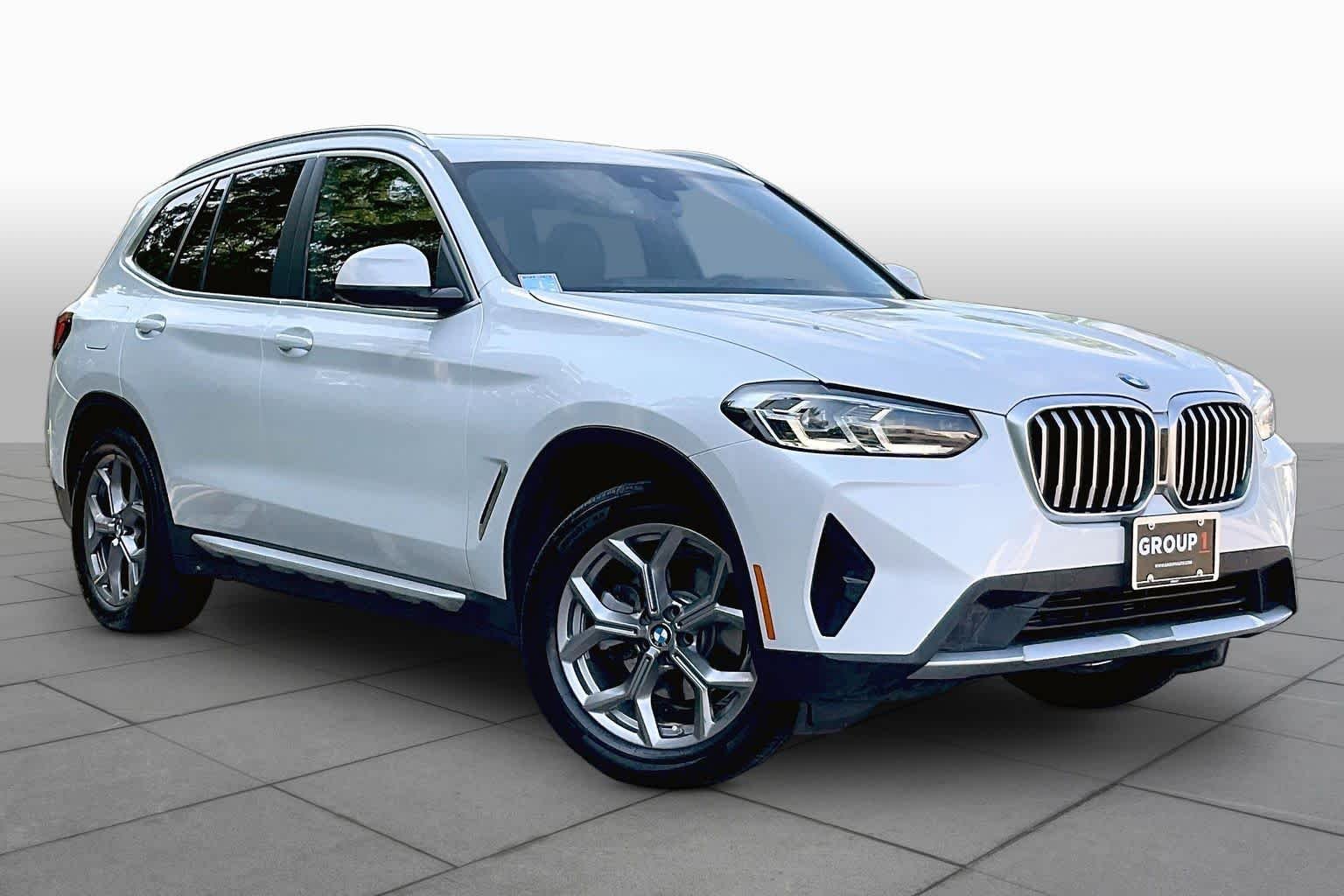 Used 2022 Mineral White Metallic BMW xDrive30i image 2