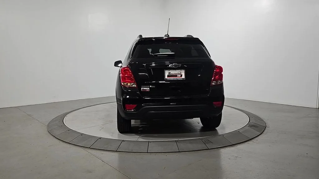 Used 2022 Black Chevrolet LT image 4