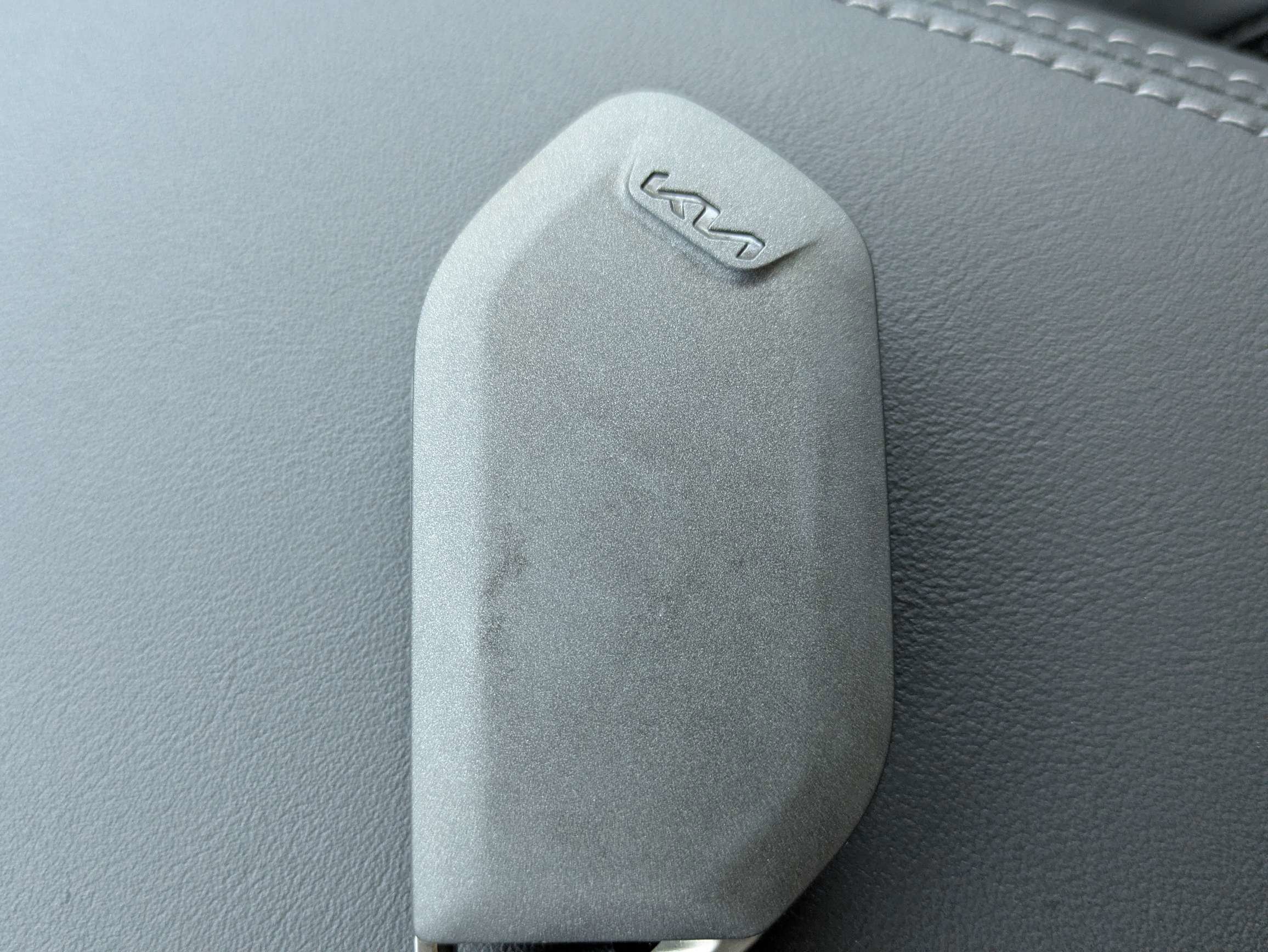 New 2026 Glacial White Kia S image 38
