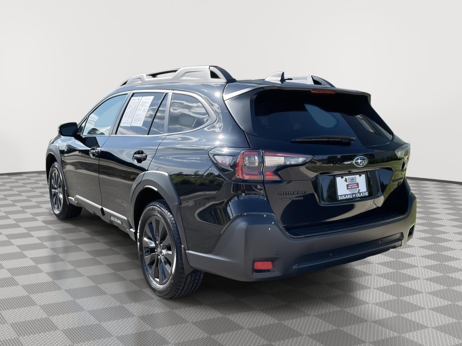 Used 2023 Crystal Black Silica Subaru Onyx Edition XT image 21