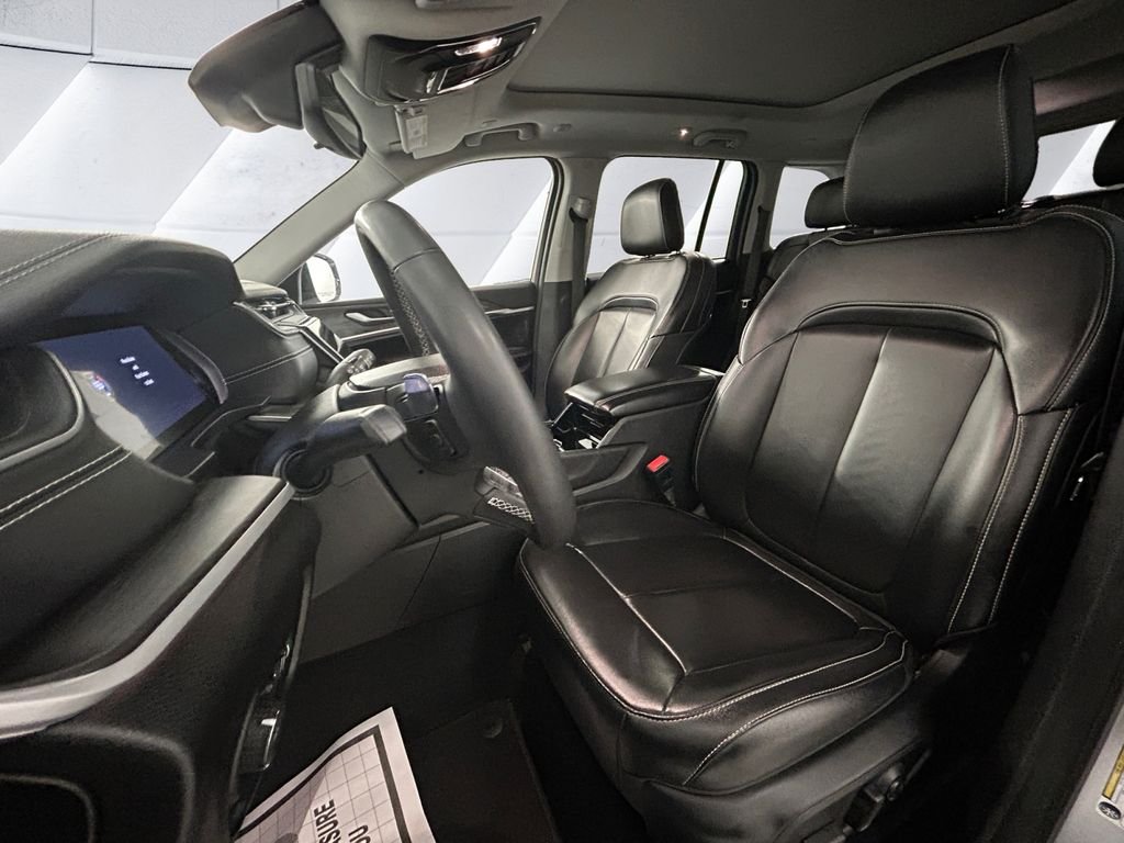 Used 2023 Silver Jeep Limited image 8