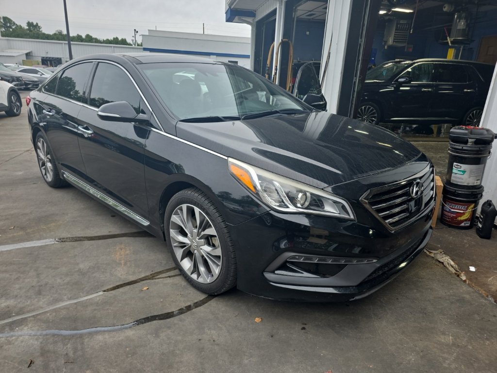 Used 2015 Black Hyundai Limited image 1